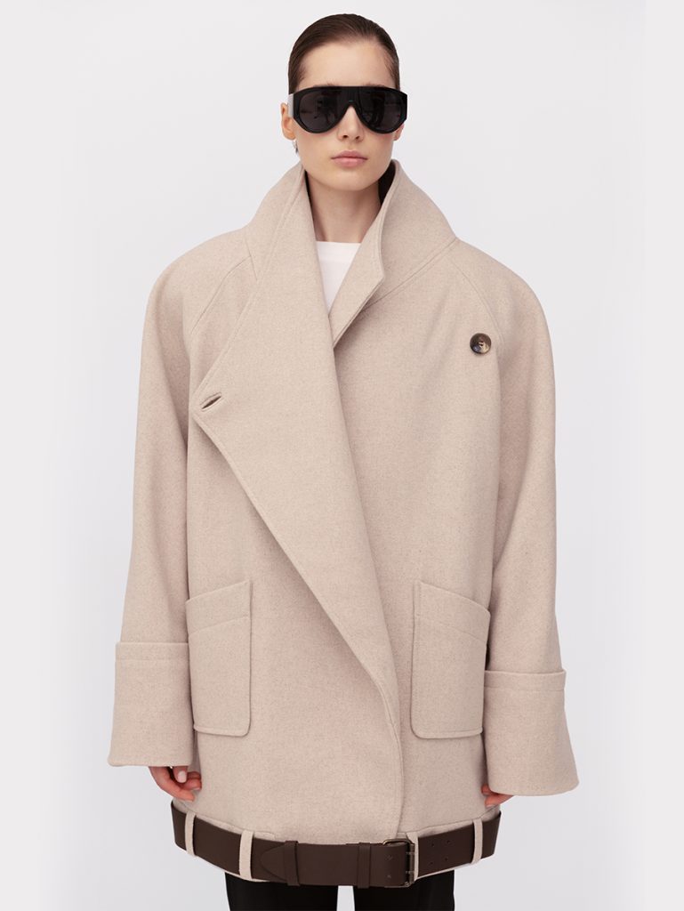 Asymmetric jacket in wool