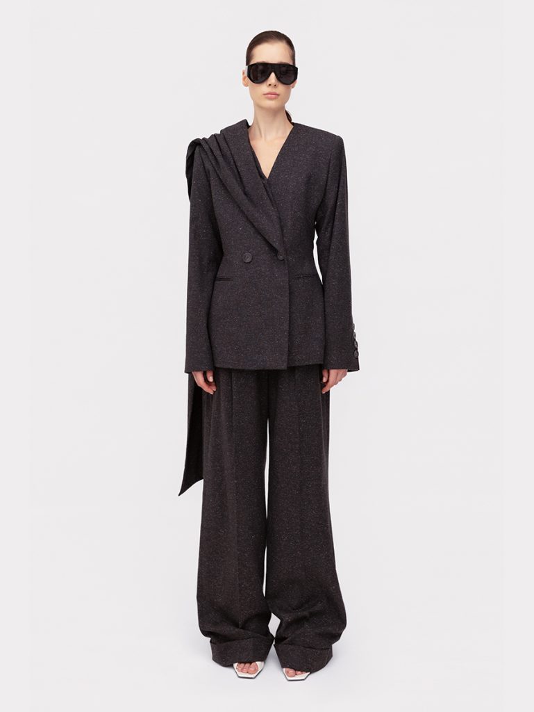 Scarf suit in silk and wool