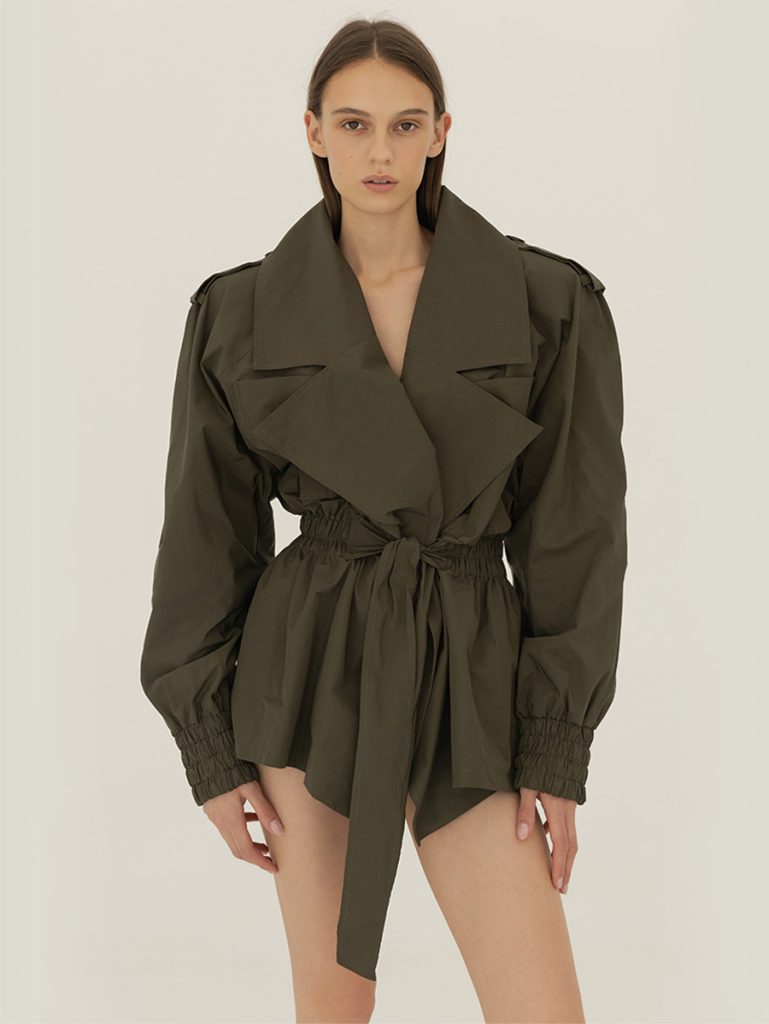 Trench coat in cotton / forest green