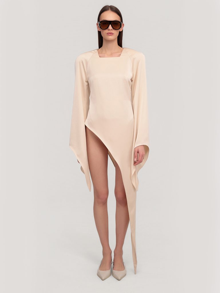 Asymmetric blouse in satin
