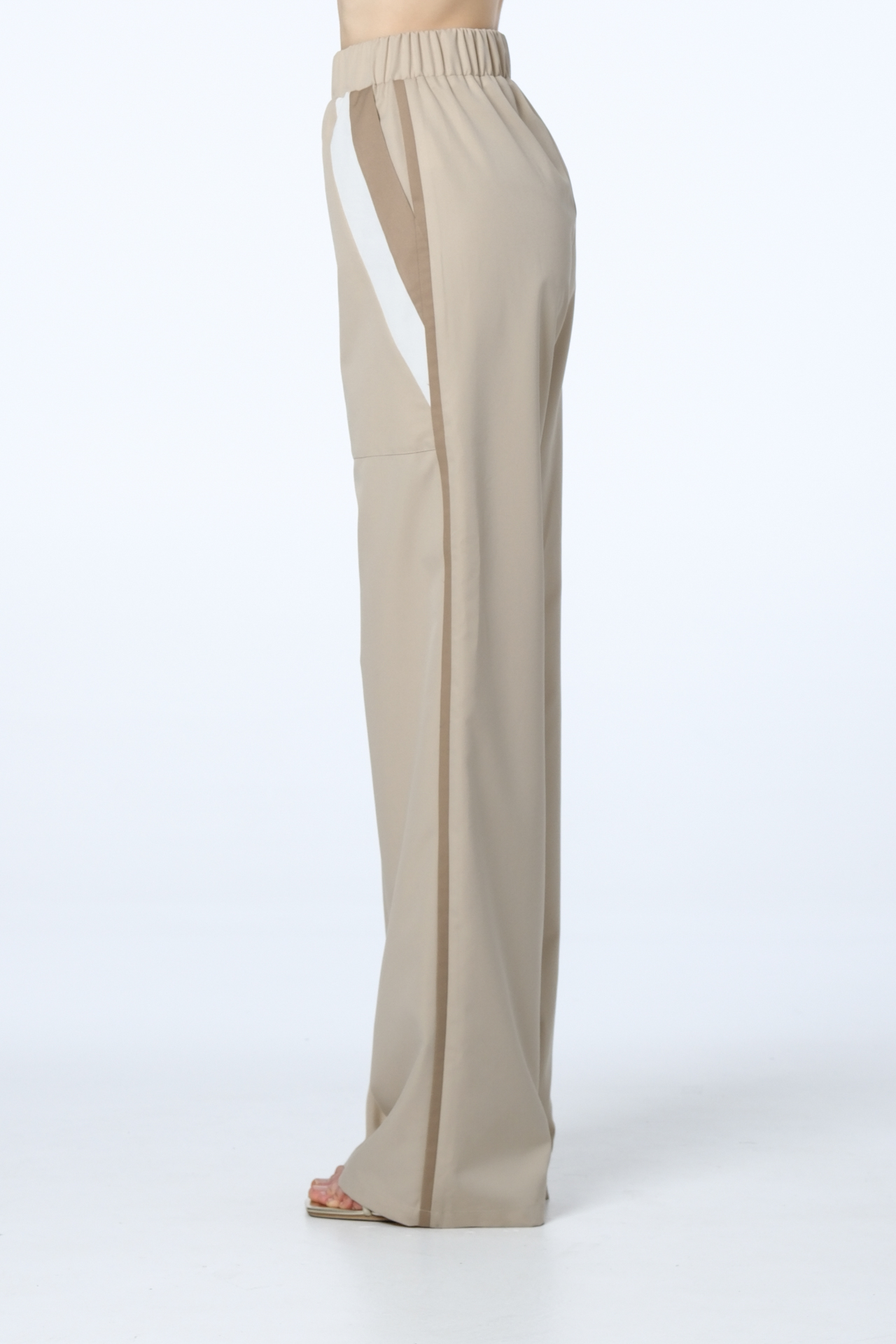 Sporty pants 05