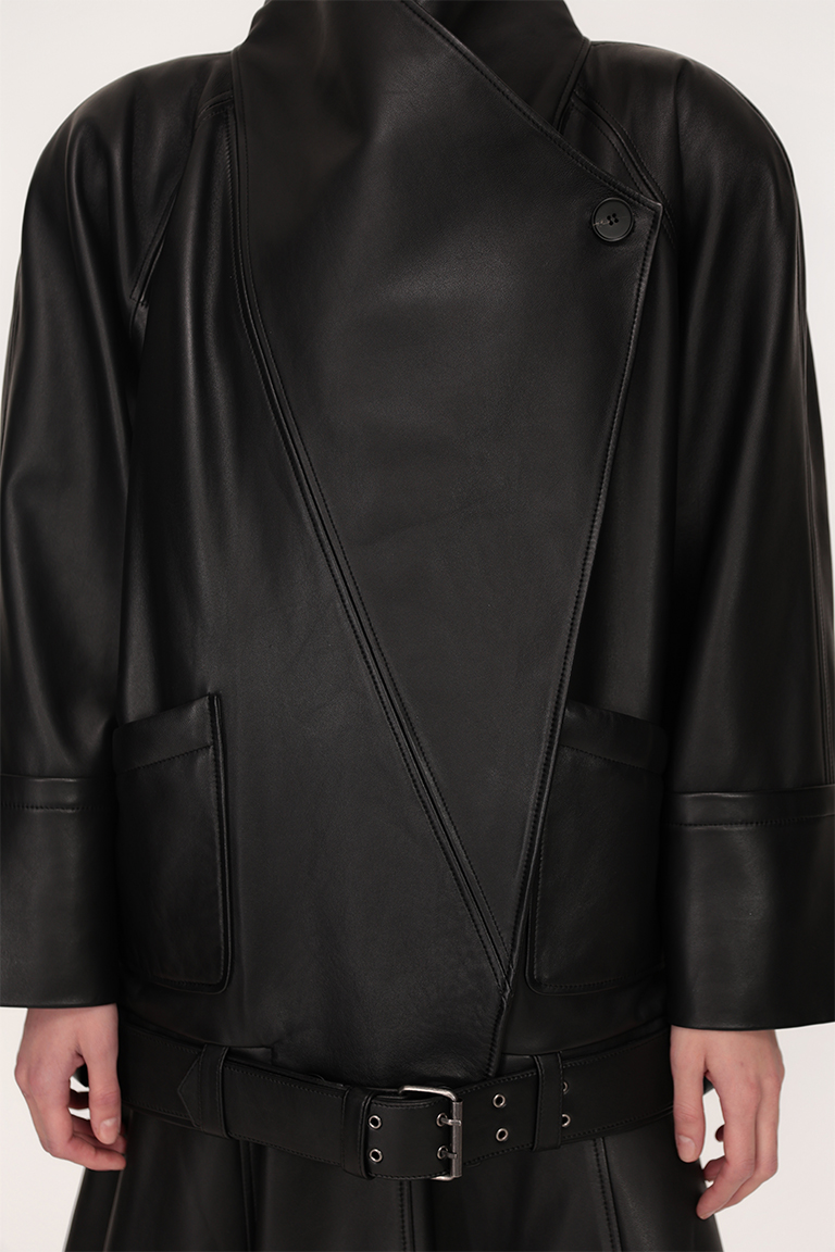 Asymmetric jacket in genuine leather