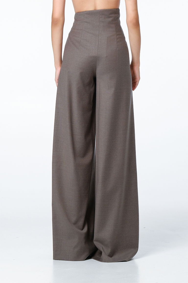 Asymmetric pants in wool