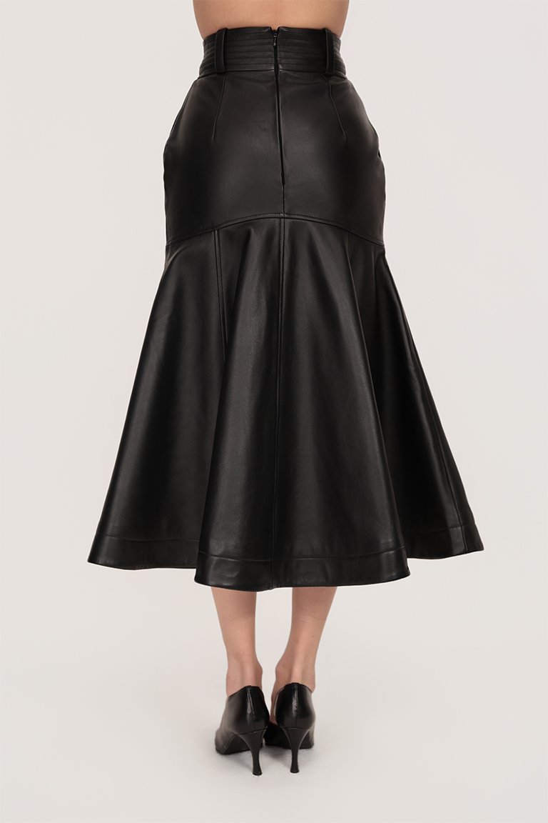 Draped skirt in genuine leather
