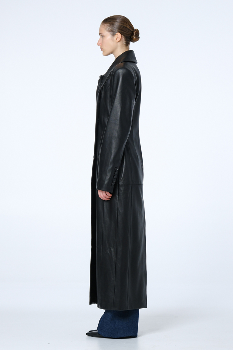 Long coat in genuine leather