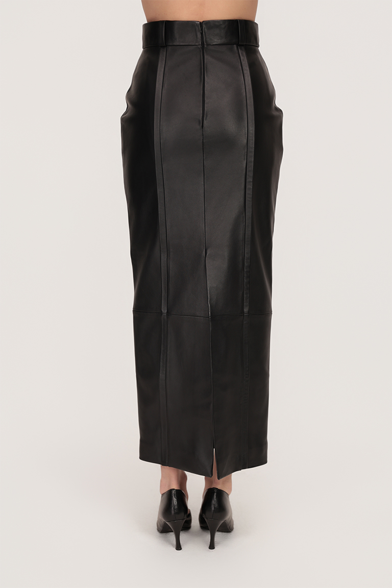 Pencil skirt in genuine leather