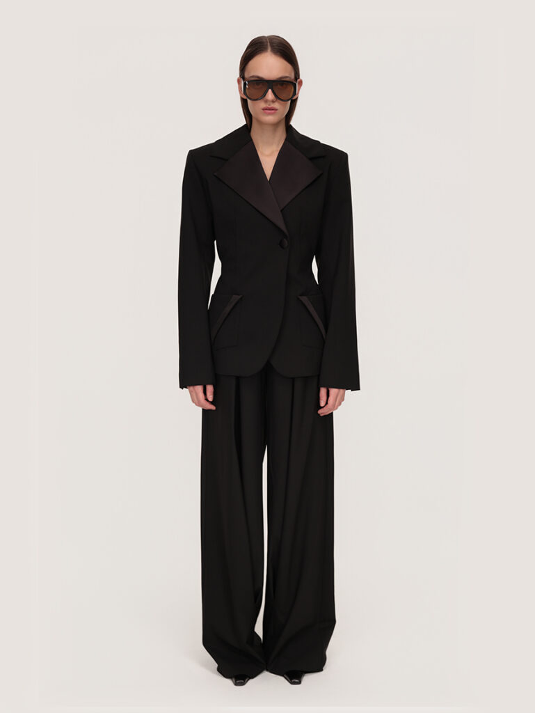 Sculpted blazer and signature pants