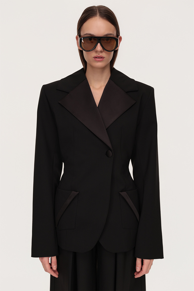 Sculpted blazer in wool