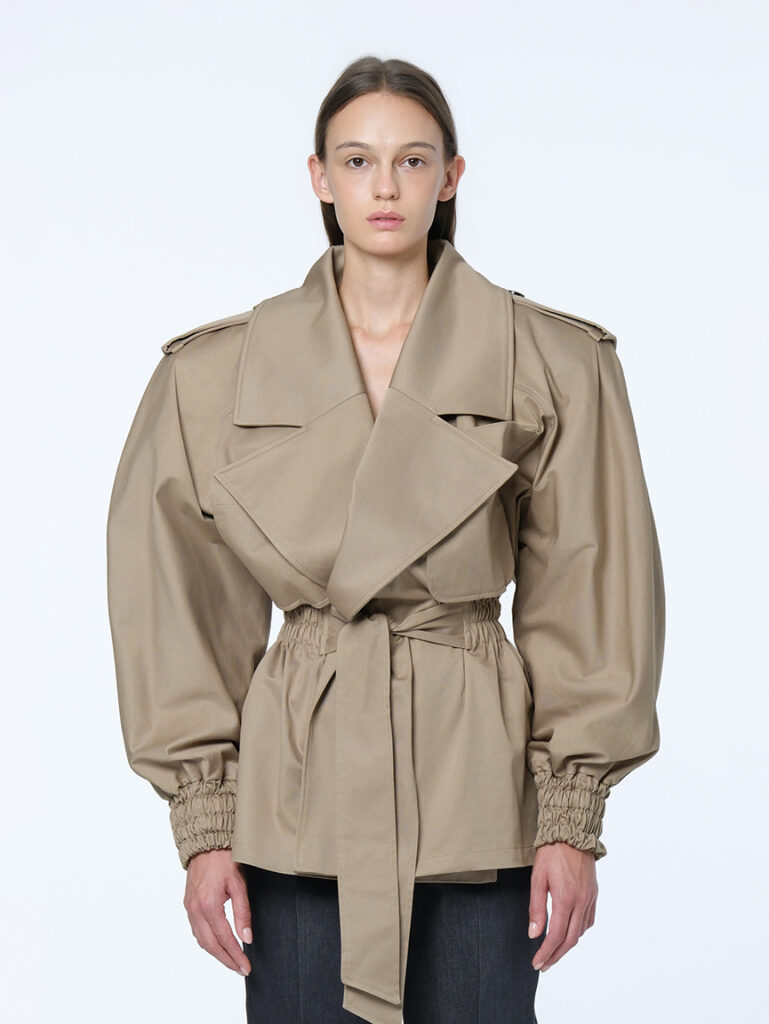 Trench coat in cotton / beige